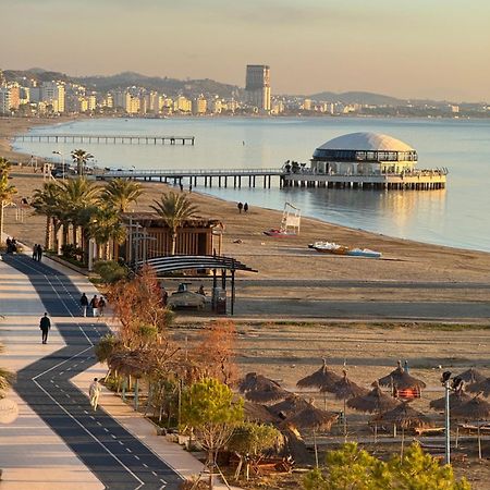 Wave Beachfront Apartments Драч Екстериор снимка