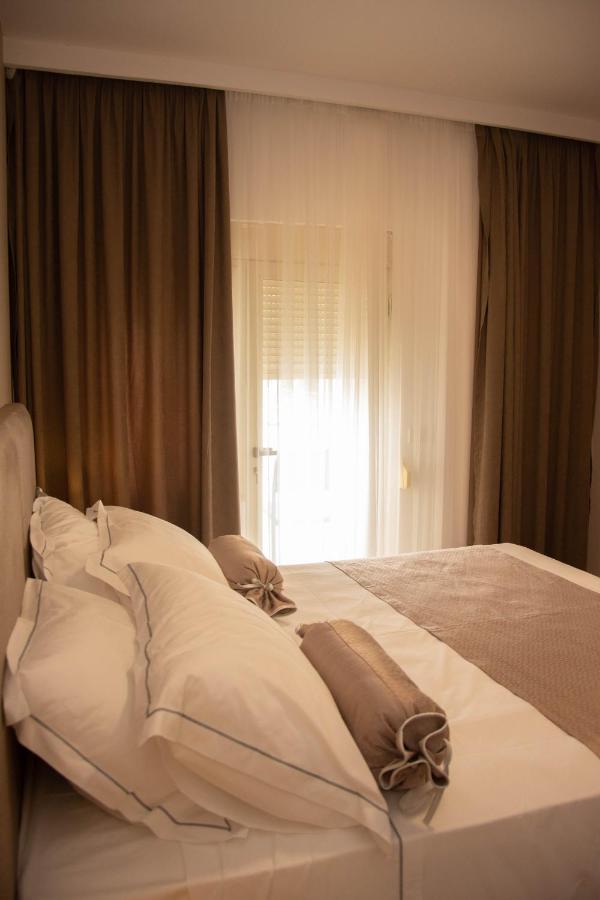 Wave Beachfront Apartments Драч Екстериор снимка