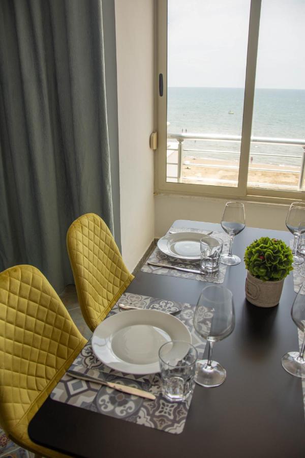 Wave Beachfront Apartments Драч Екстериор снимка
