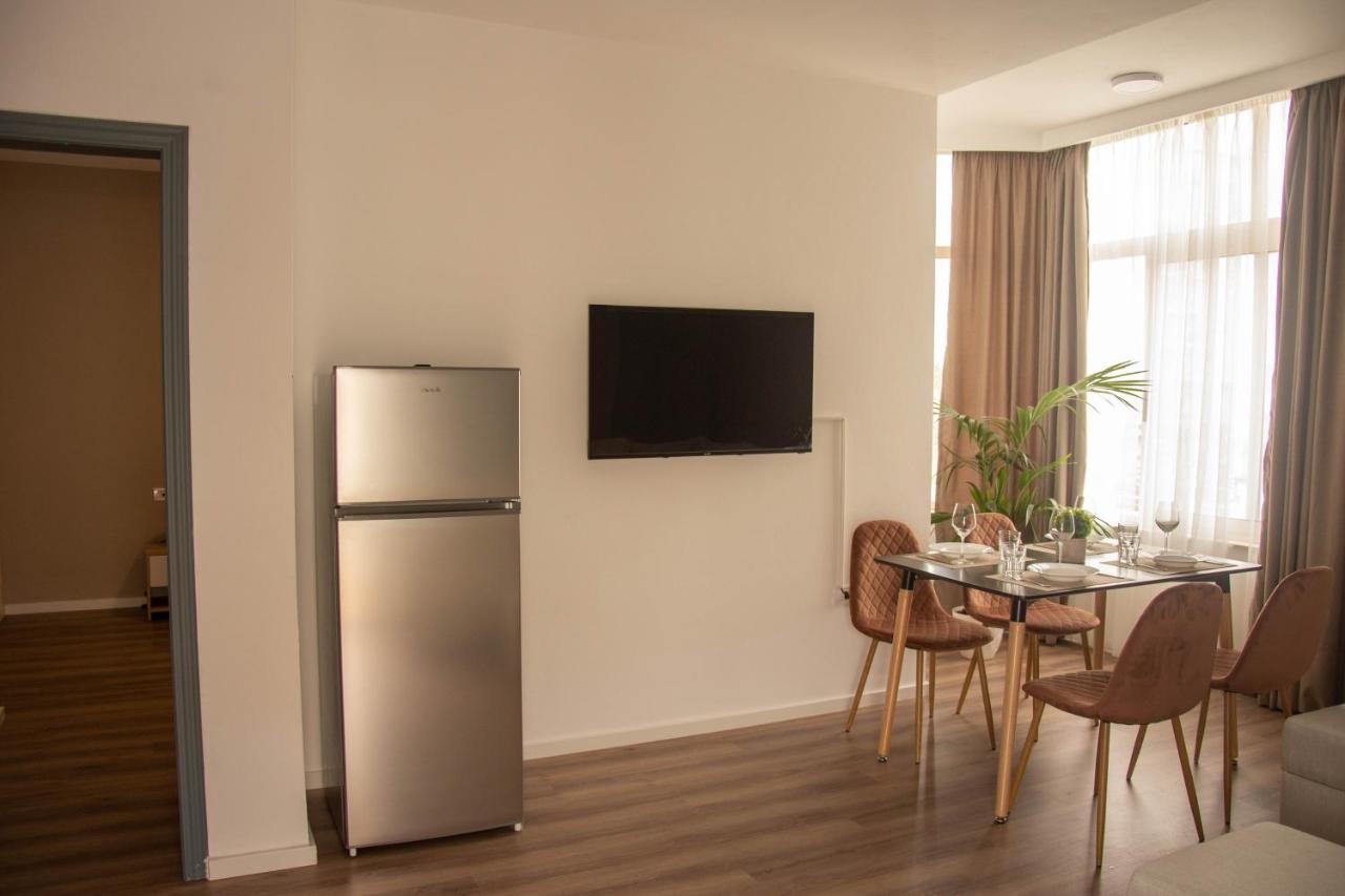 Wave Beachfront Apartments Драч Екстериор снимка
