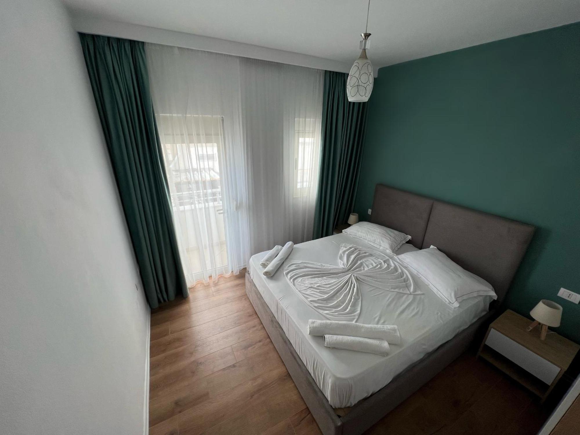 Wave Beachfront Apartments Драч Екстериор снимка