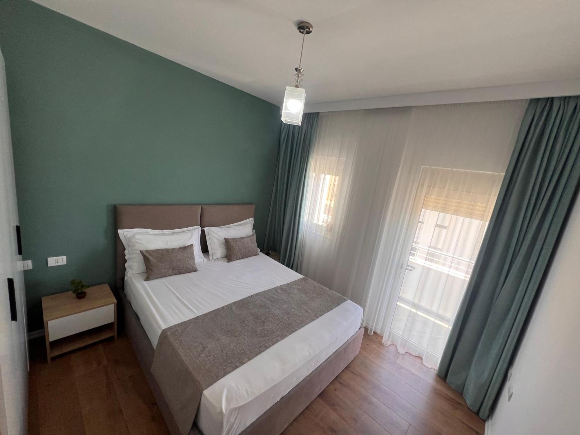 Wave Beachfront Apartments Драч Екстериор снимка